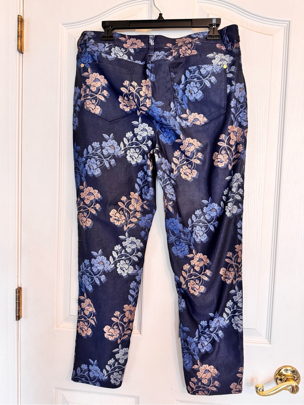 Chico's Navy Floral Girlfriend Slim Leg Ankle Jeans Sz 1.5 Sz 10 - Picture 3 of 8